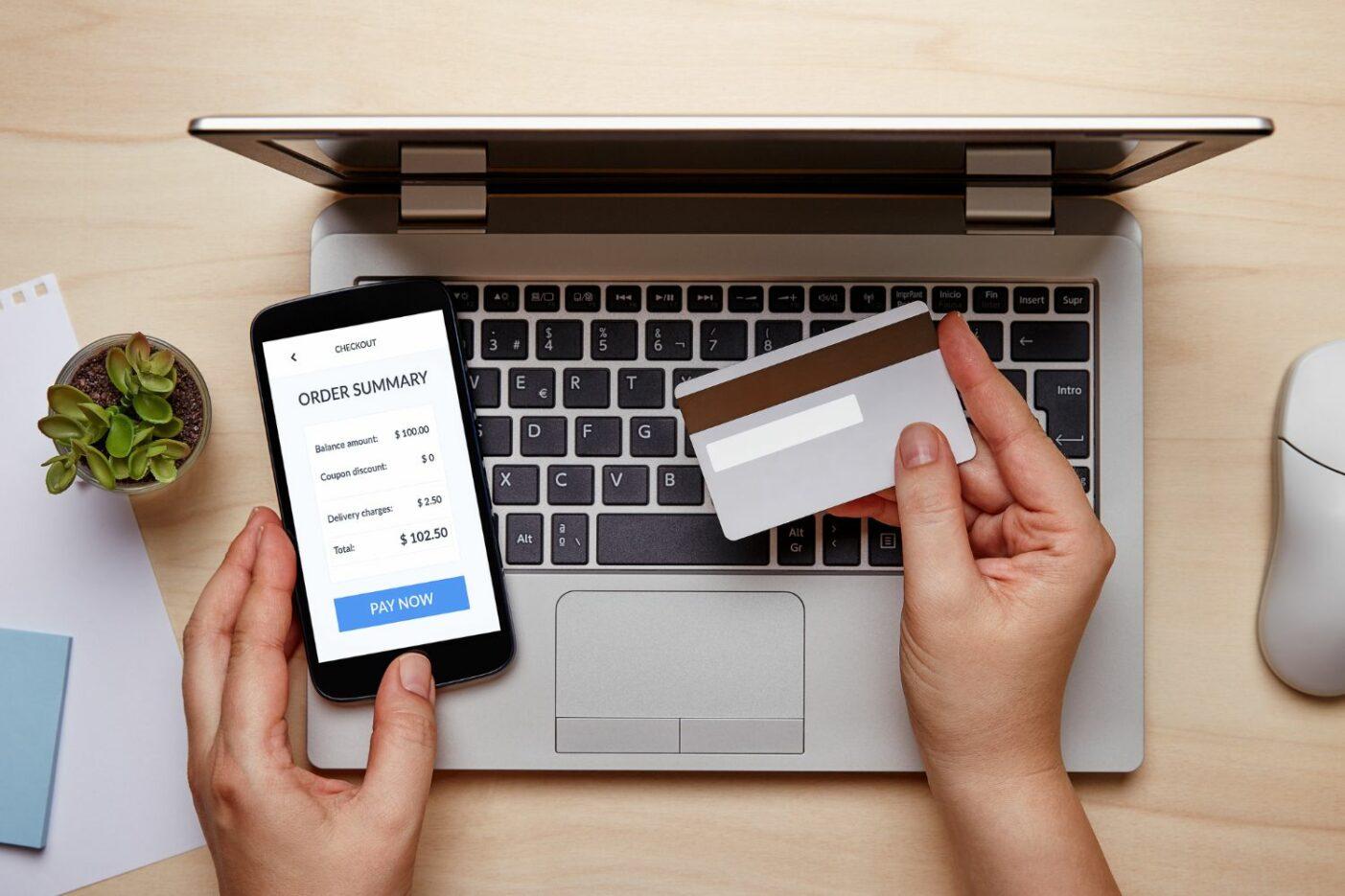 Pagamento online da smartphone con carta